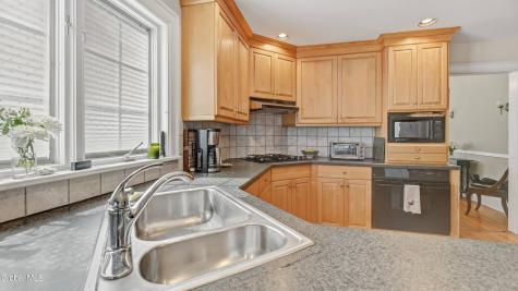 1169 Oxford Place Schenectady NY 12308