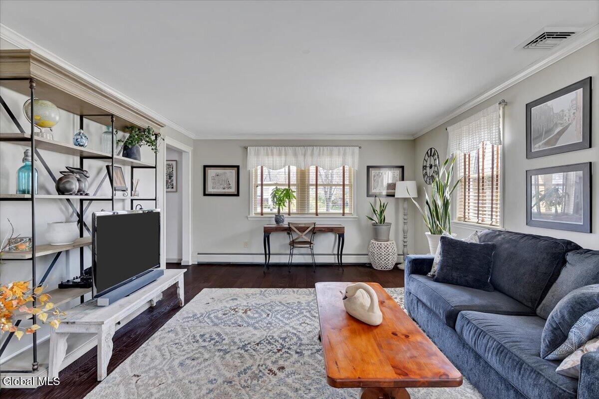 8 Inverness Lane Clifton Park NY 12065