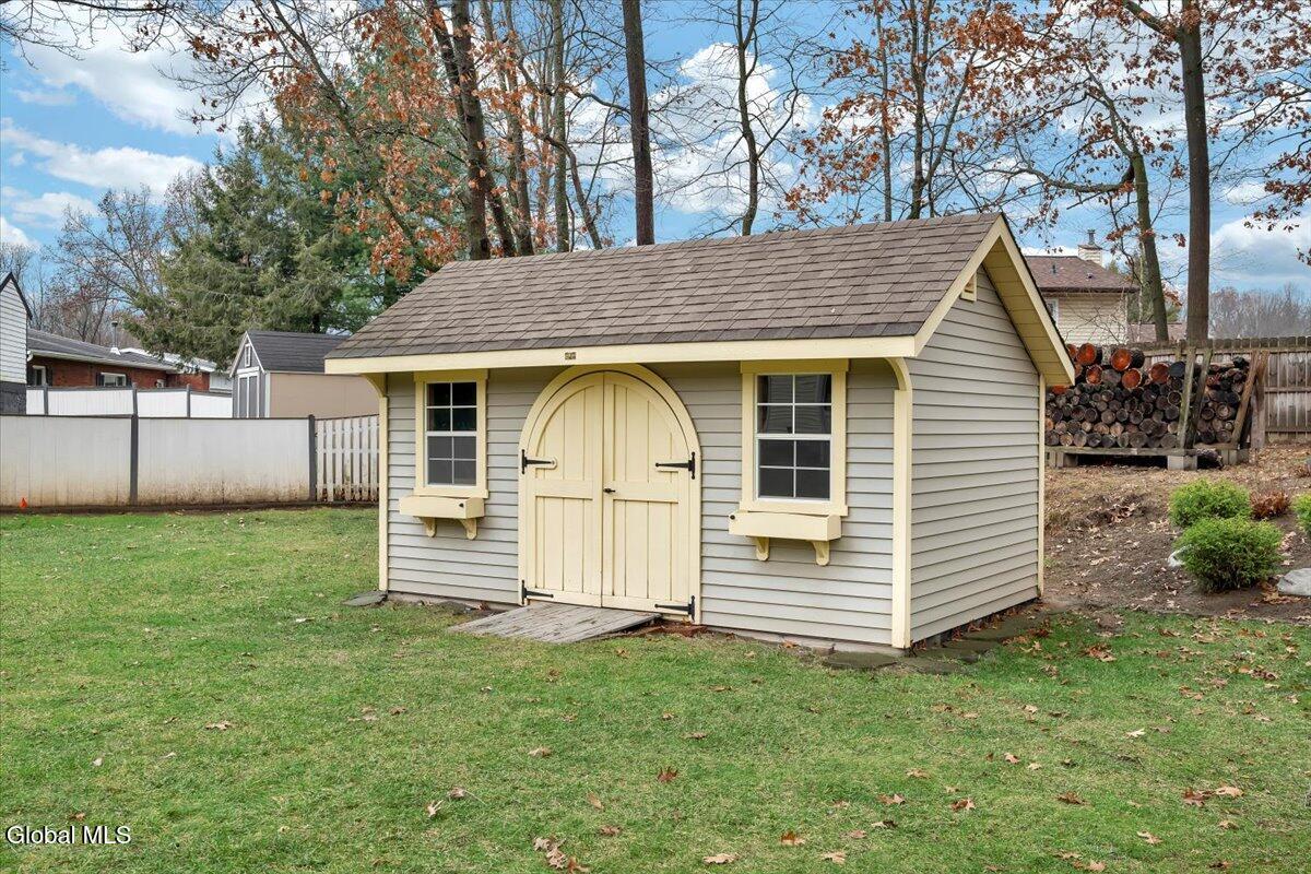 8 Inverness Lane Clifton Park NY 12065
