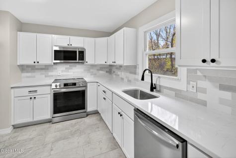 18 Anthony Lane Albany NY 12205