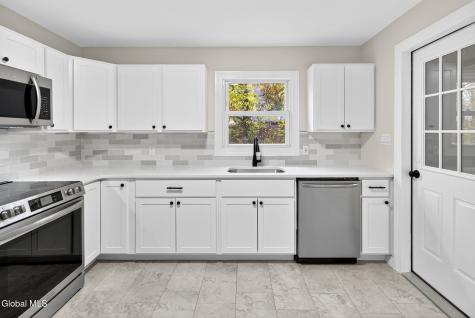 18 Anthony Lane Albany NY 12205