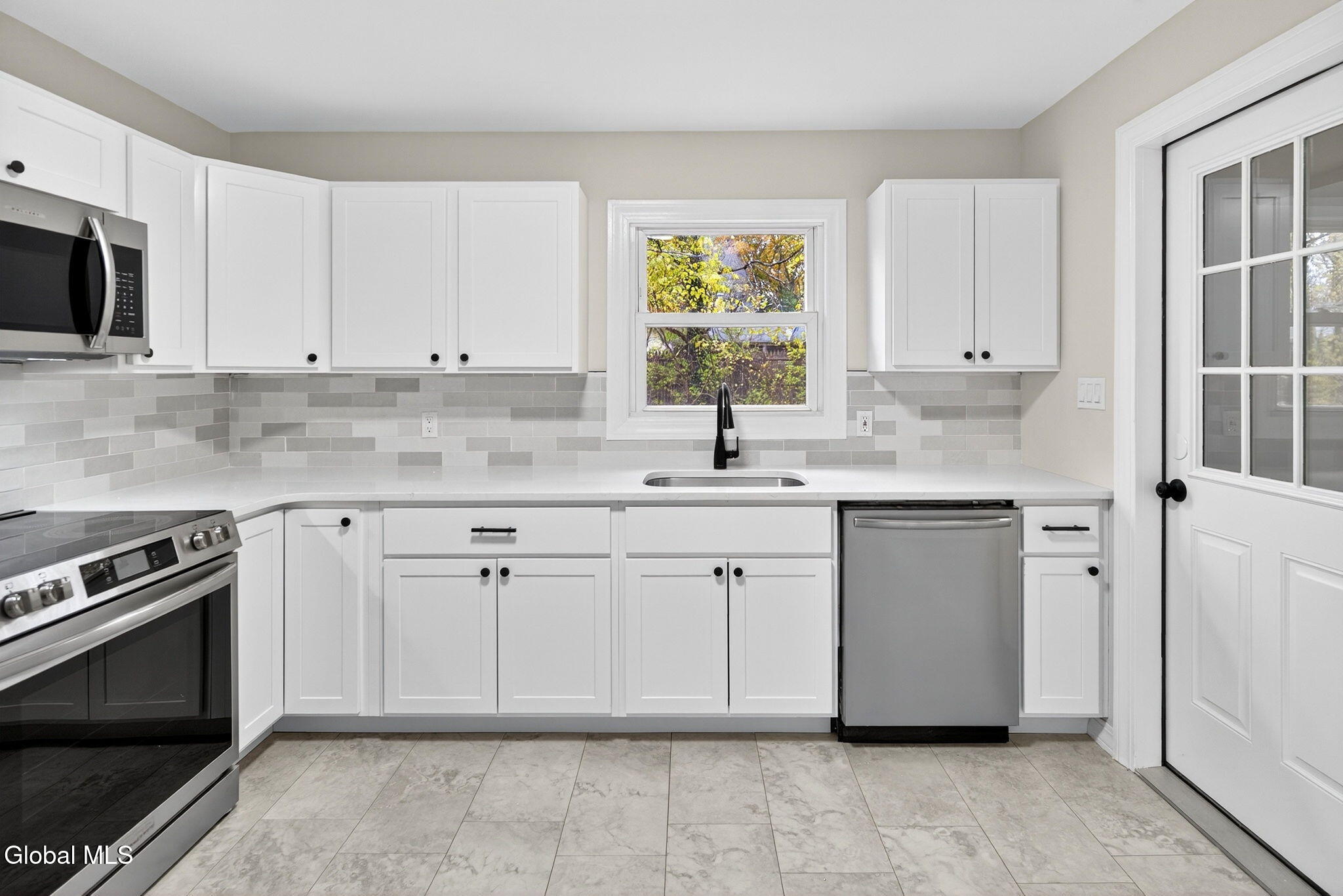 18 Anthony Lane Albany NY 12205