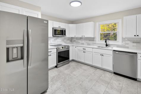 18 Anthony Lane Albany NY 12205
