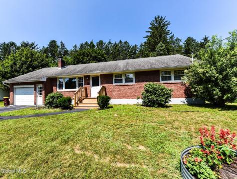 6 Lillian Drive Glenville NY 12302