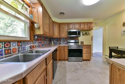 6 Lillian Drive Glenville NY 12302