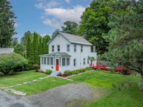 4 Ford Avenue Cambridge NY 12816