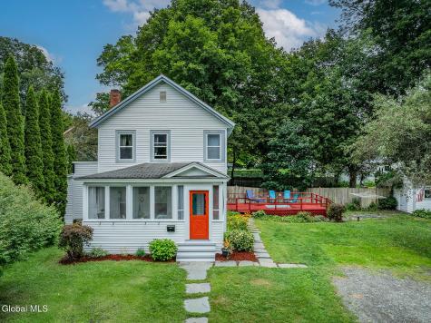 4 Ford Avenue Cambridge NY 12816