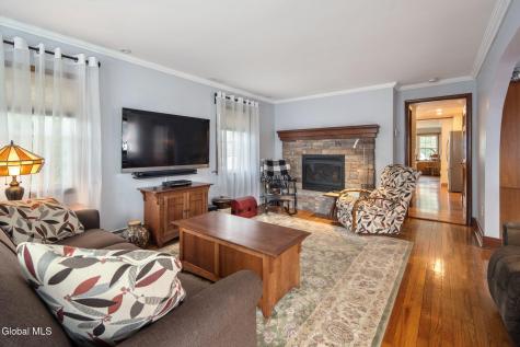 3009 Sunset Lane Schenectady NY 12303