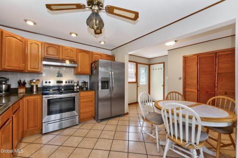 5 Knob Hill Colonie NY 12211