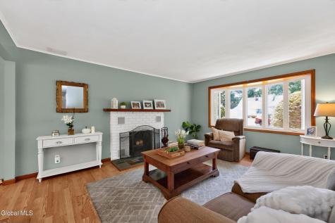 5 Knob Hill Colonie NY 12211