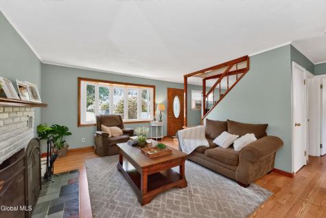 5 Knob Hill Colonie NY 12211