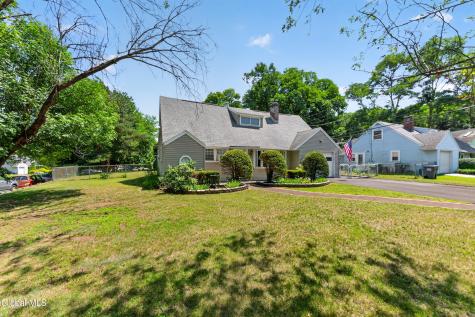 5 Knob Hill Colonie NY 12211