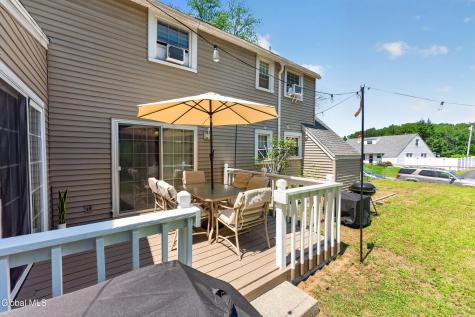 5 Knob Hill Colonie NY 12211