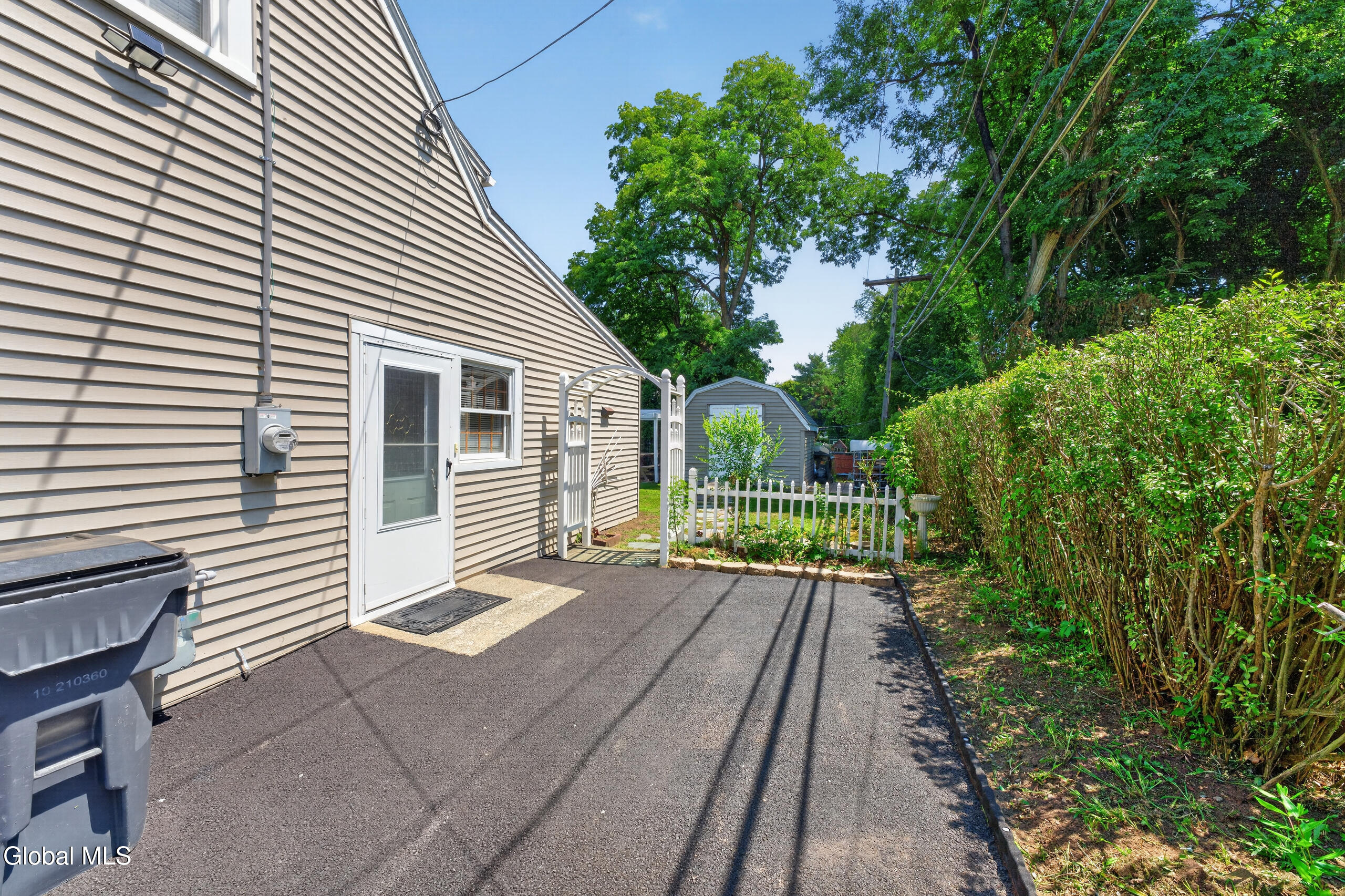 5 Knob Hill Colonie NY 12211