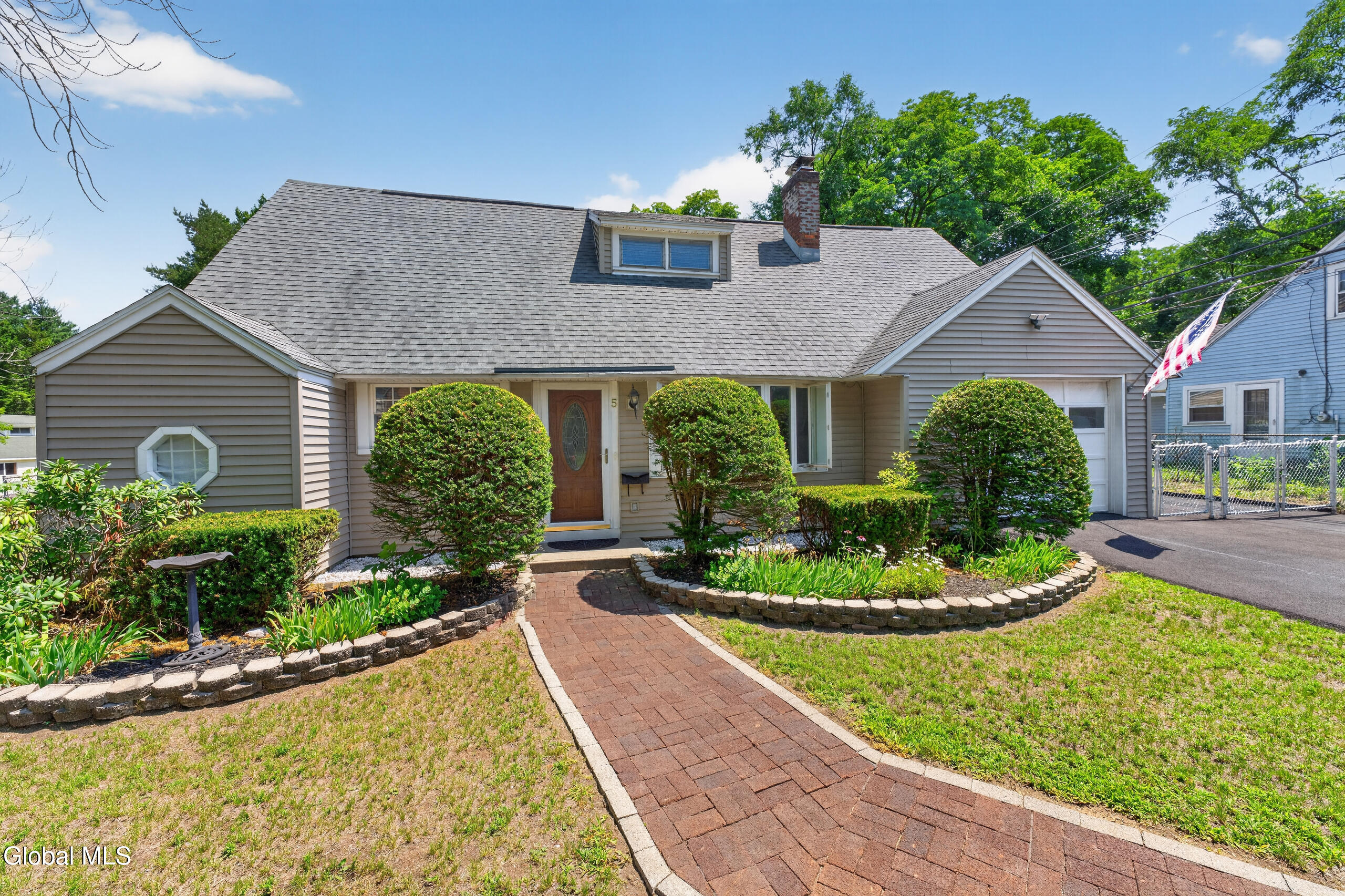 5 Knob Hill Colonie NY 12211