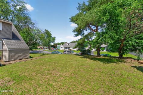 5 Knob Hill Colonie NY 12211