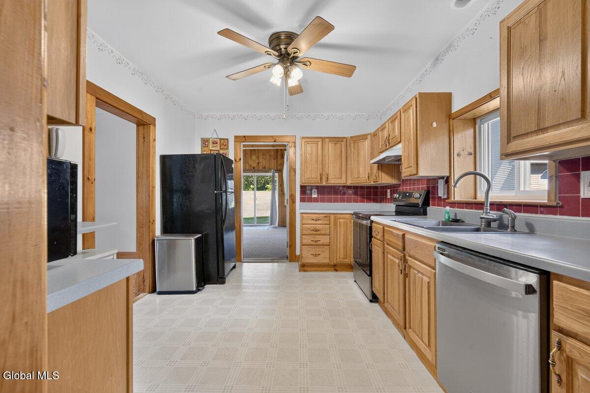 67 Hilton Road Slingerlands NY 12159