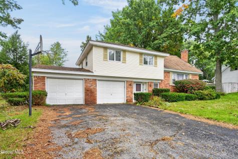 28 Rosemere Road Ballston Lake NY 12019