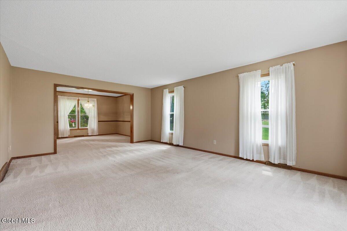 225 Walnut Lane Slingerlands NY 12159