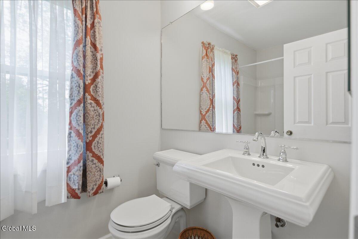 225 Walnut Lane Slingerlands NY 12159