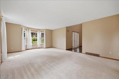 225 Walnut Lane Slingerlands NY 12159