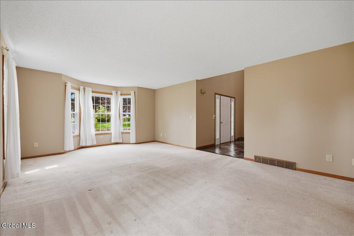 225 Walnut Lane Slingerlands NY 12159