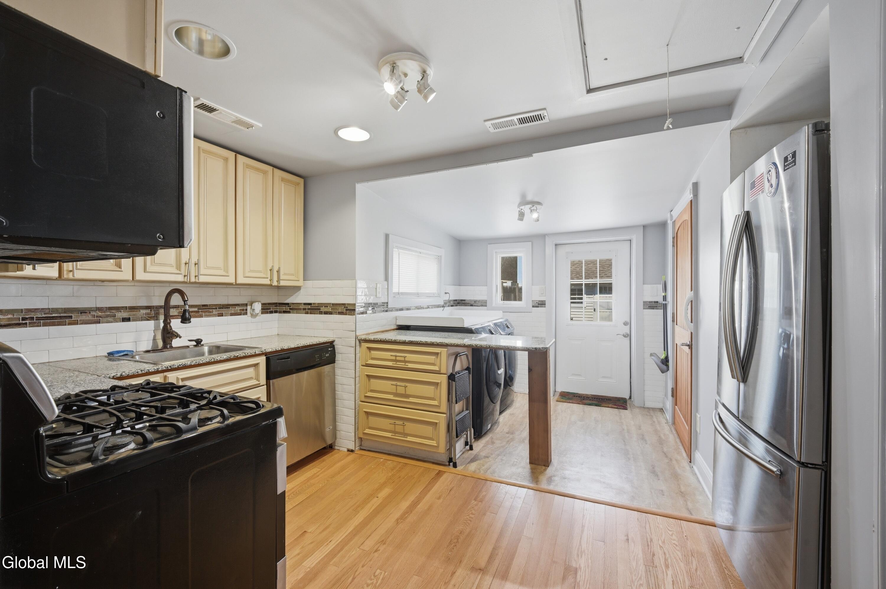 43 Virginia Avenue Albany NY 12205