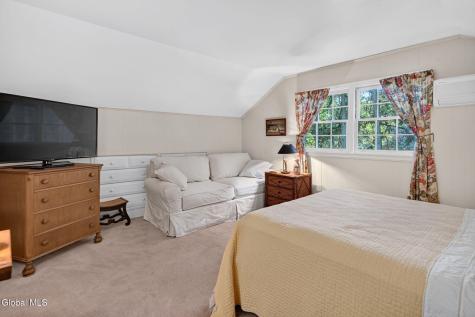 3 Locust Lane Loudonville NY 12211
