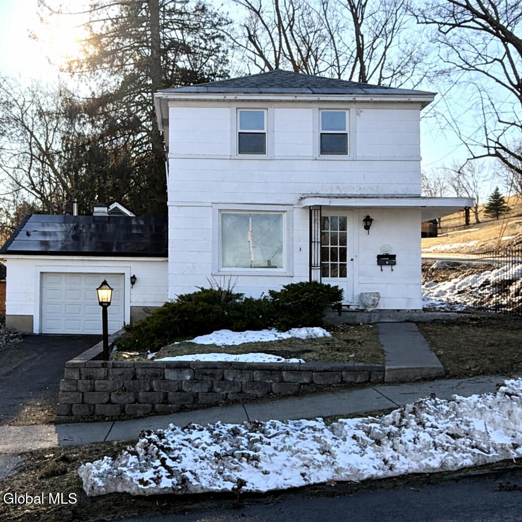 27 N Mcnab Avenue Gloversville NY 12078
