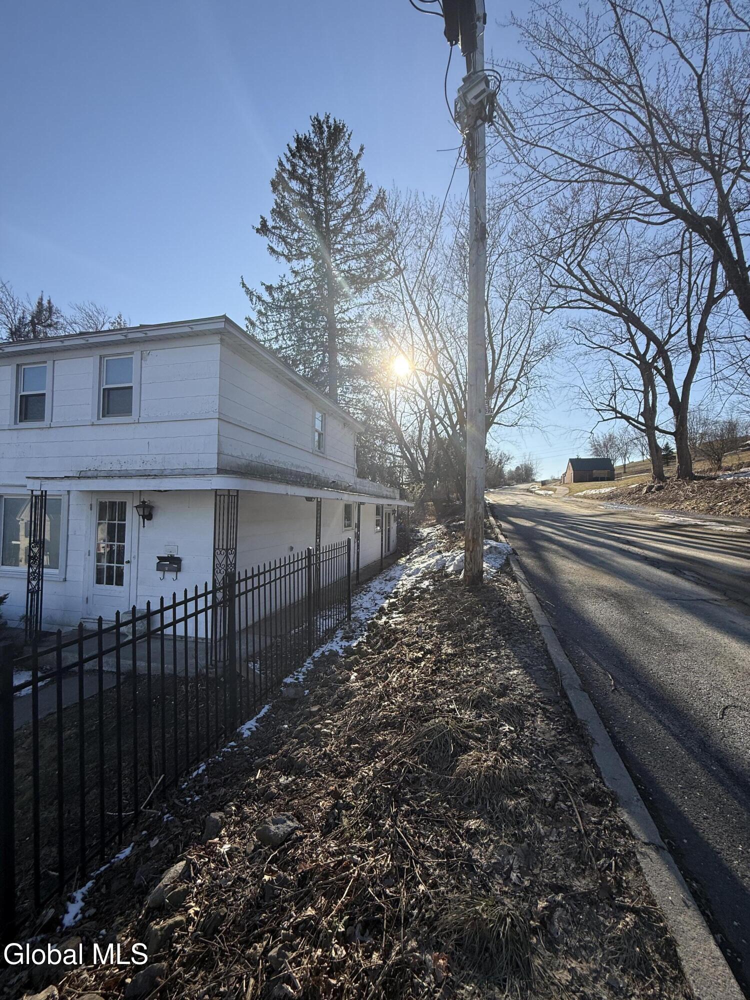 27 N Mcnab Avenue Gloversville NY 12078