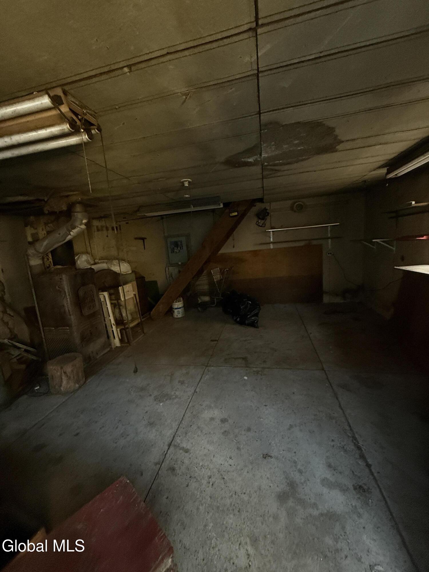 27 N Mcnab Avenue Gloversville NY 12078
