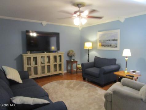 1122 Dianne Court Schenectady NY 12303