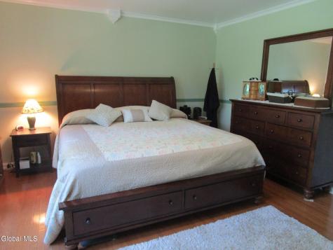 1122 Dianne Court Schenectady NY 12303