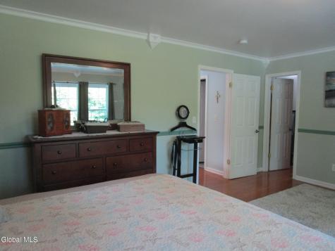 1122 Dianne Court Schenectady NY 12303