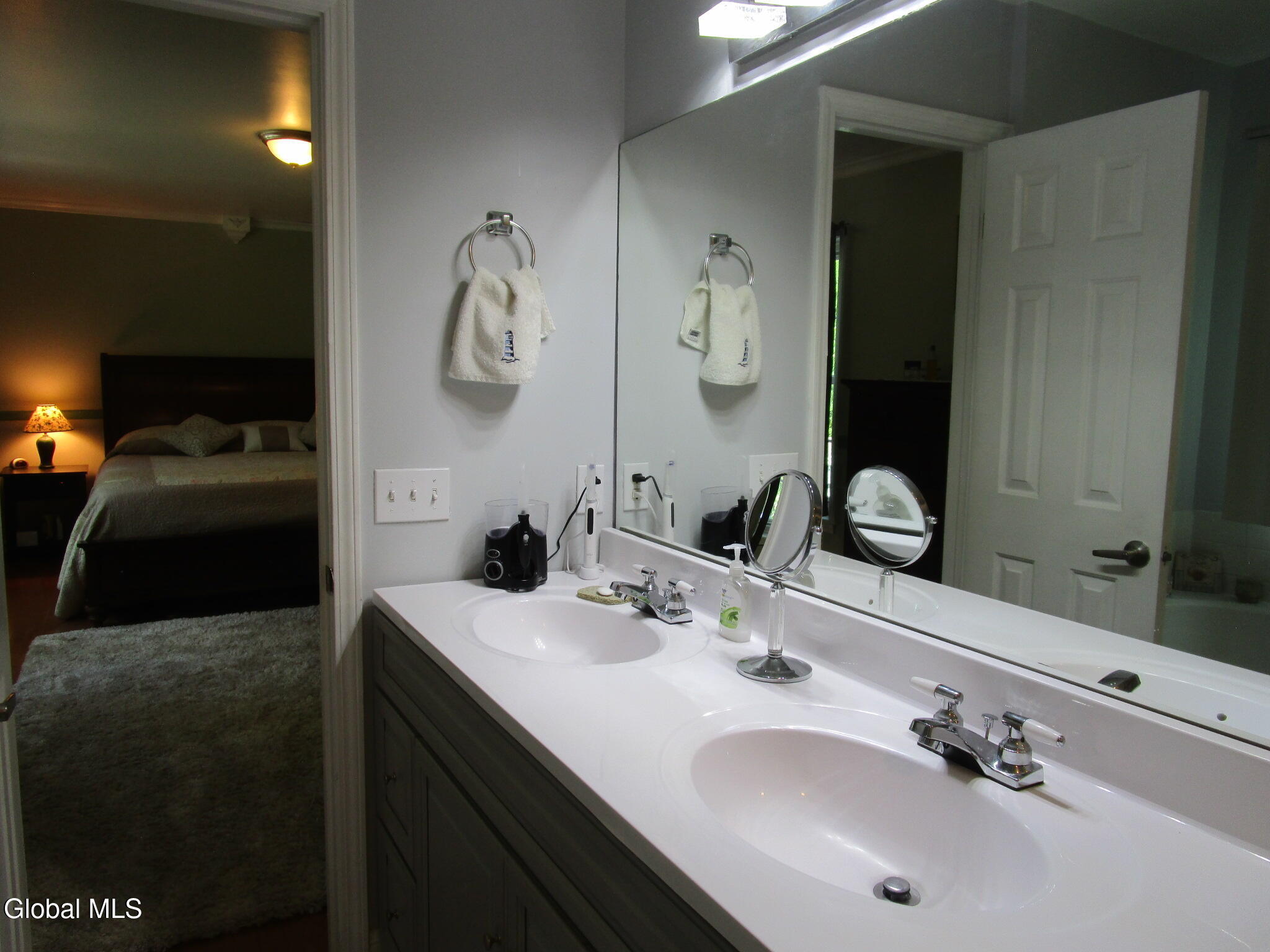1122 Dianne Court Schenectady NY 12303