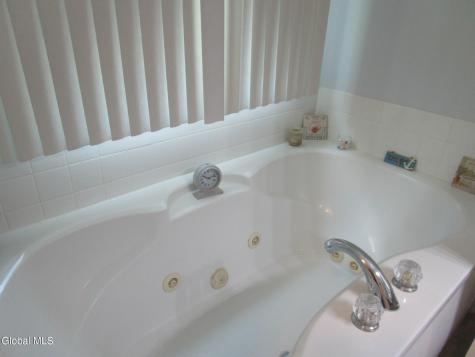 1122 Dianne Court Schenectady NY 12303