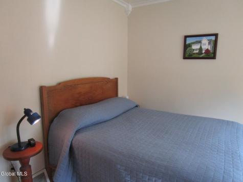 1122 Dianne Court Schenectady NY 12303