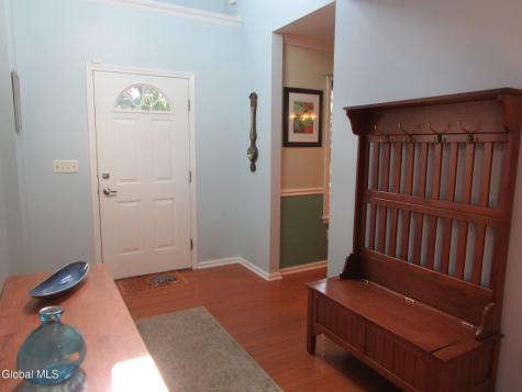 1122 Dianne Court Schenectady NY 12303