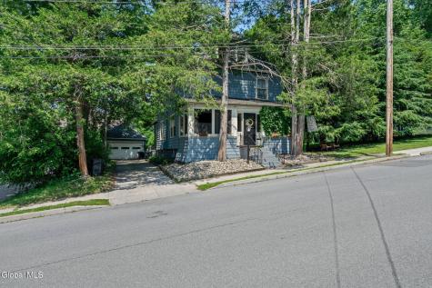 36 Henrietta Street Amsterdam NY 12010