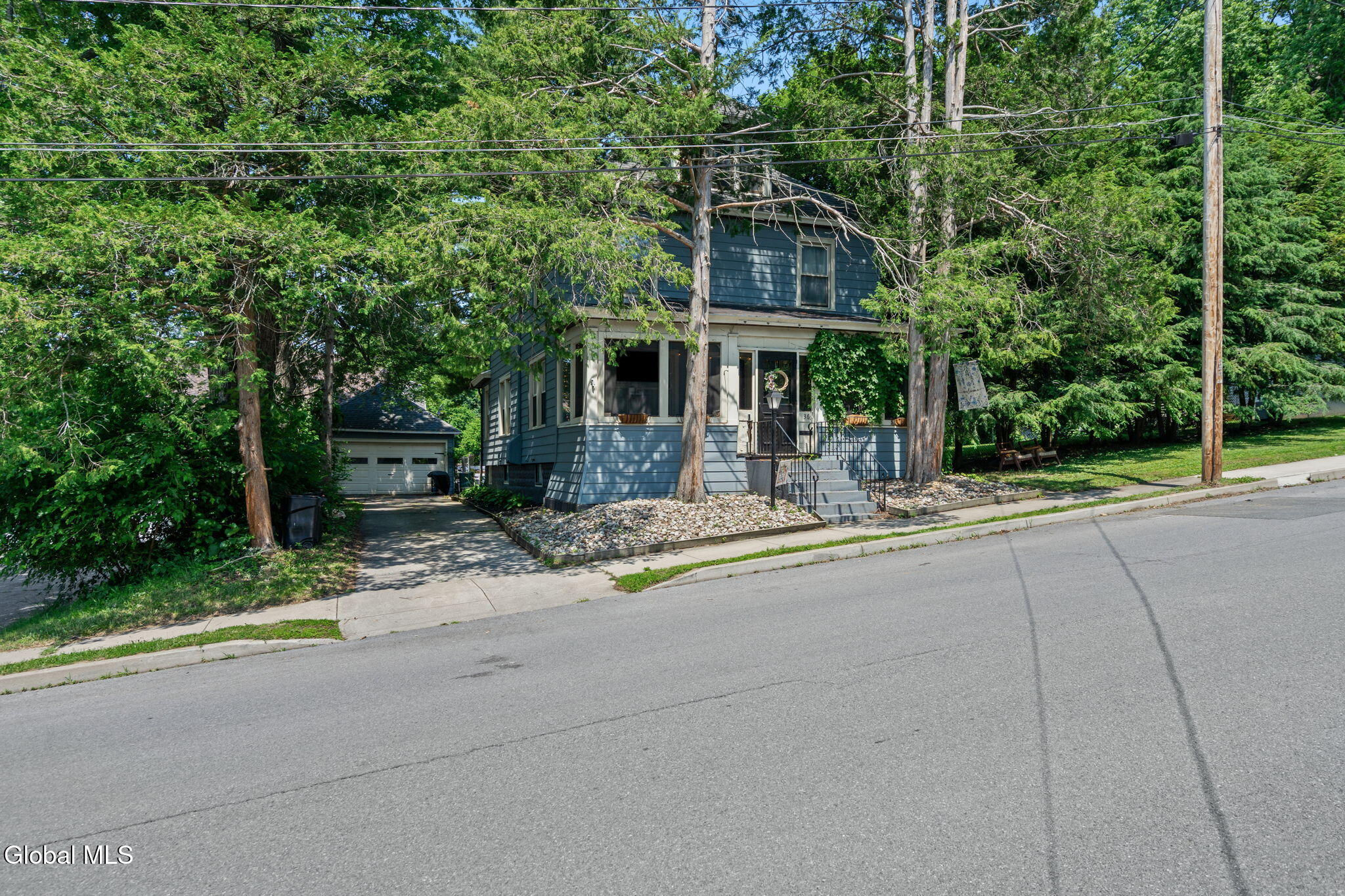 36 Henrietta Street Amsterdam NY 12010