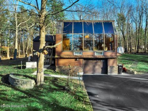 19 Knickerbocker Road Nassau NY 12123