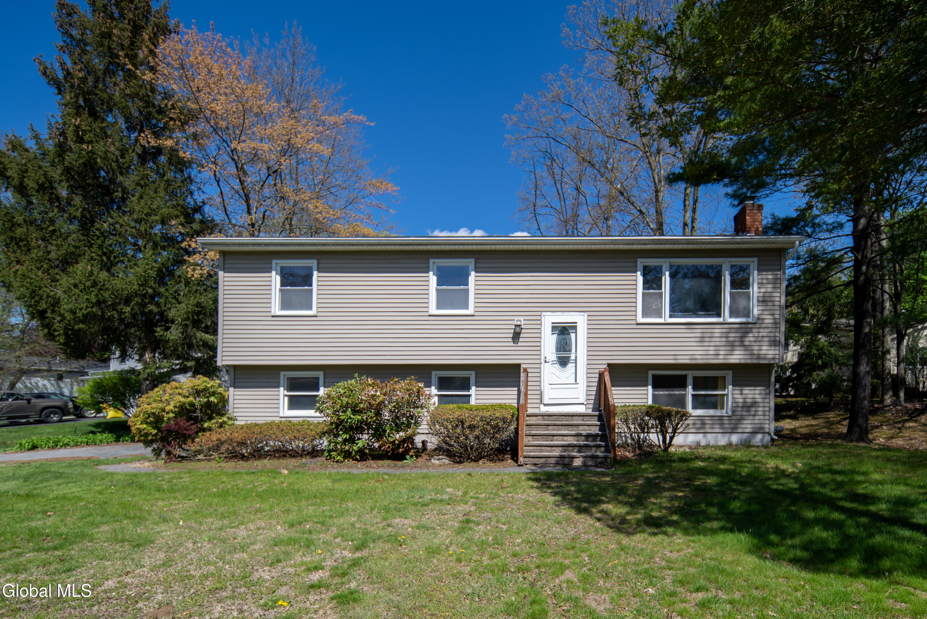 48 Wilshire Drive Albany NY 12205
