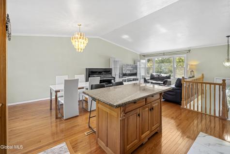 48 Wilshire Drive Albany NY 12205