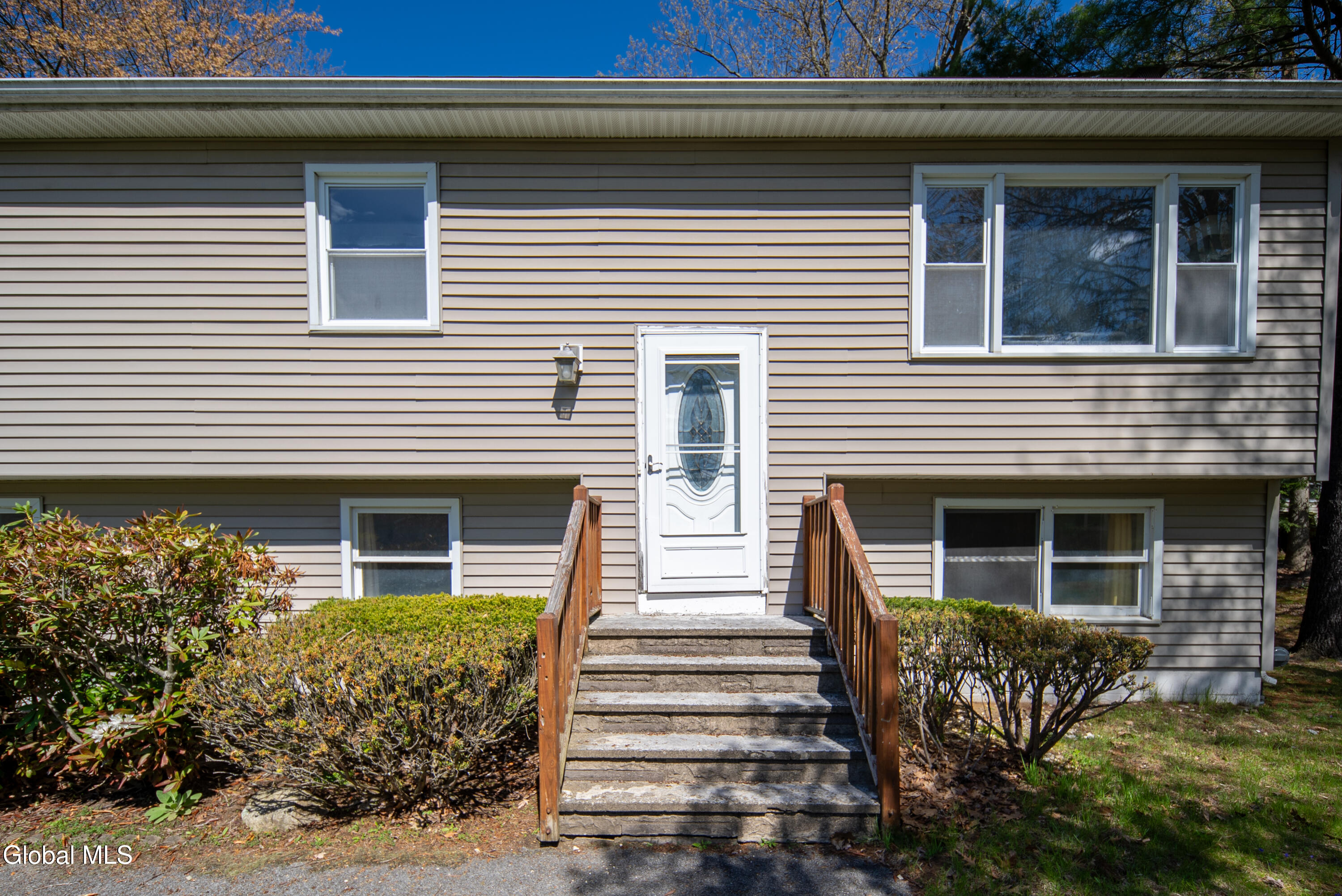 48 Wilshire Drive Albany NY 12205
