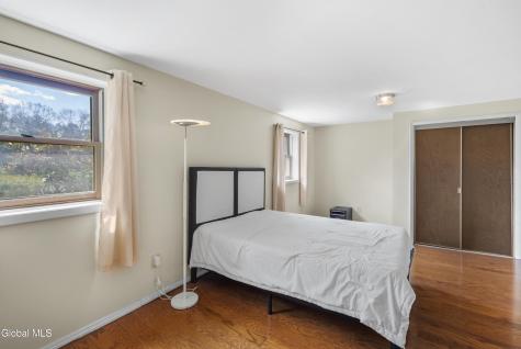 48 Wilshire Drive Albany NY 12205