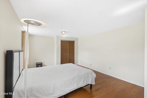 48 Wilshire Drive Albany NY 12205