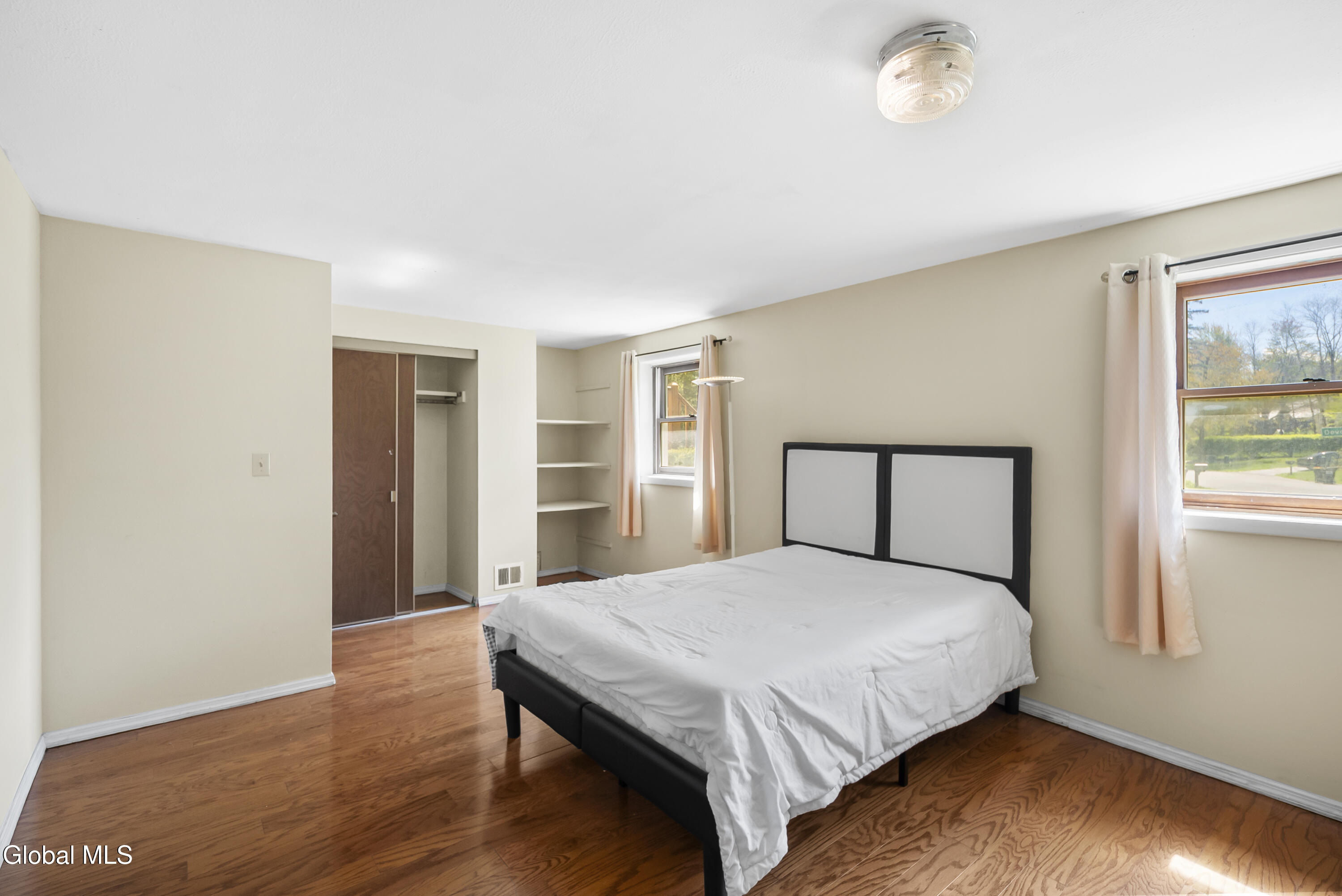 48 Wilshire Drive Albany NY 12205
