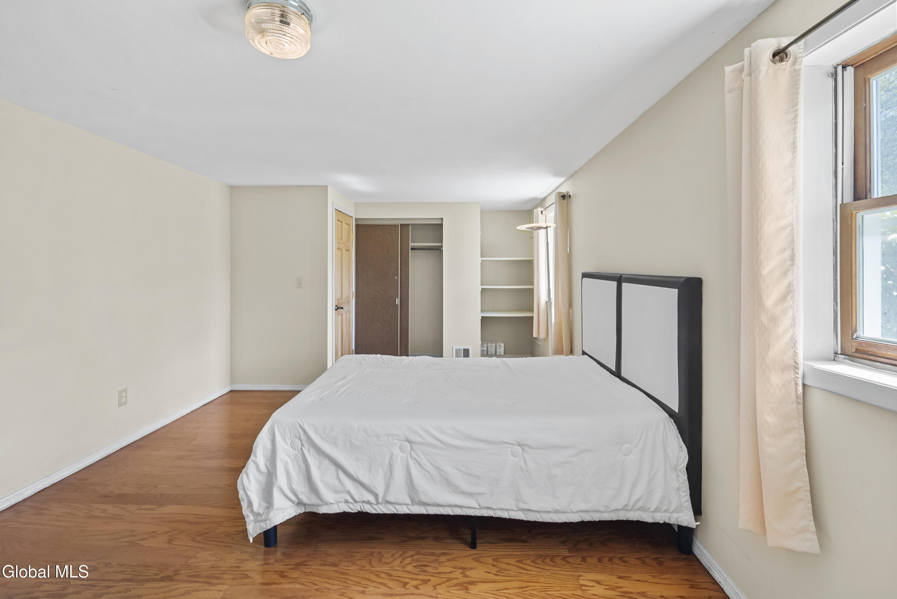 48 Wilshire Drive Albany NY 12205
