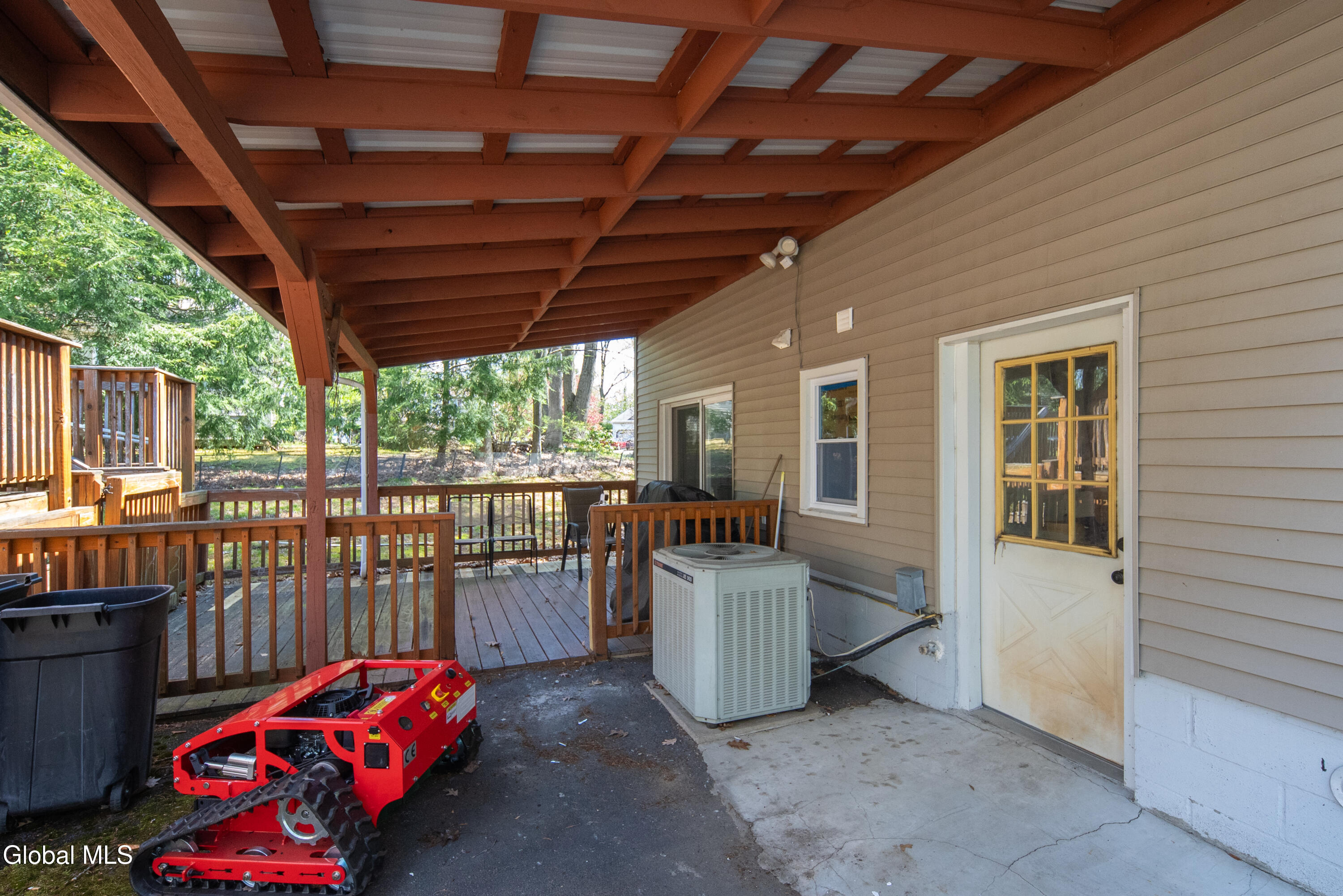 48 Wilshire Drive Albany NY 12205