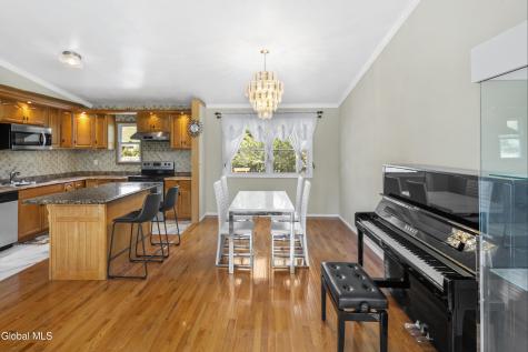48 Wilshire Drive Albany NY 12205